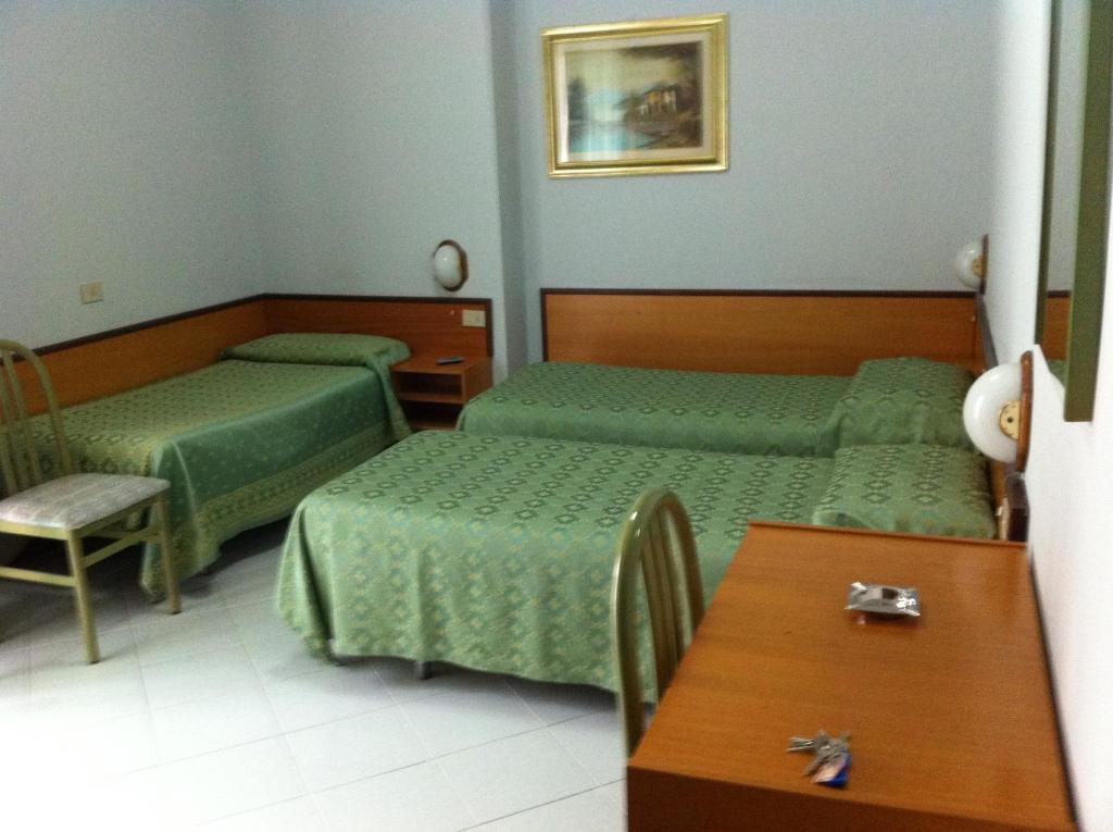 Hotel Atleti Foggia Zimmer foto